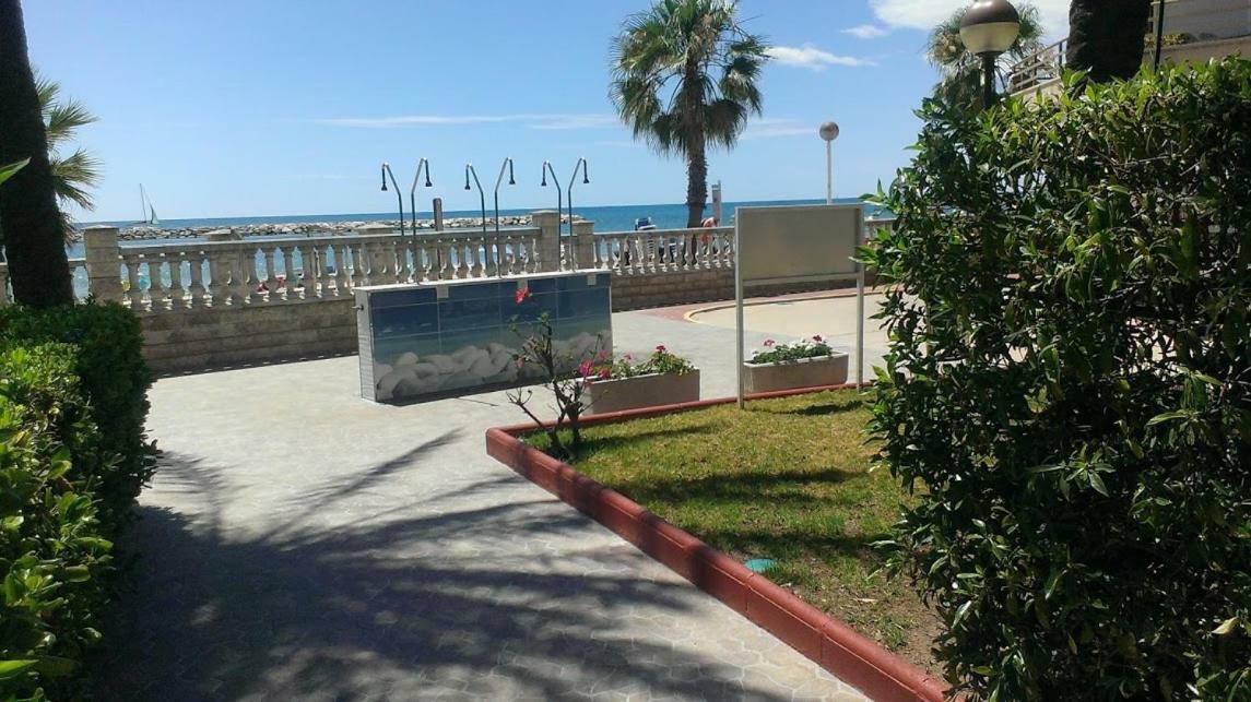 Apartamentos Marina Sol De Espana Cambrils Exteriör bild